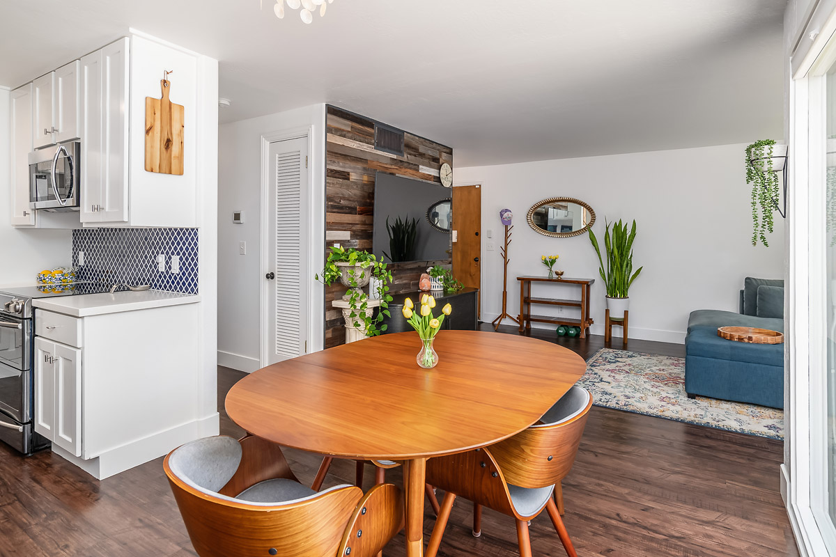 82 Surrey Lane San Rafael, CA 94903 - Photo 3 of 13