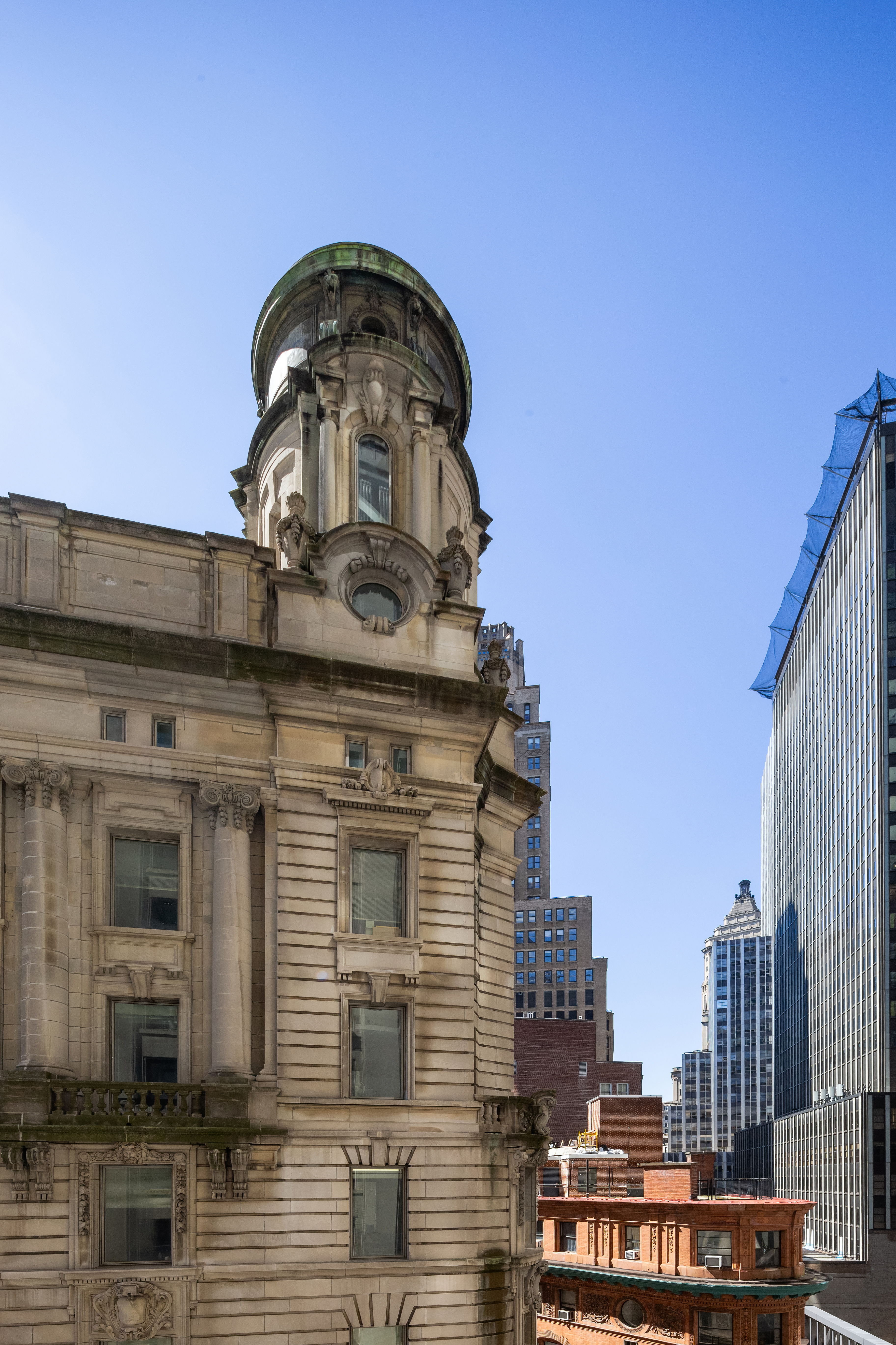 3 Hanover Square, Unit 8E Manhattan, NY 10004 - Photo 6 of 7 a front view of a house