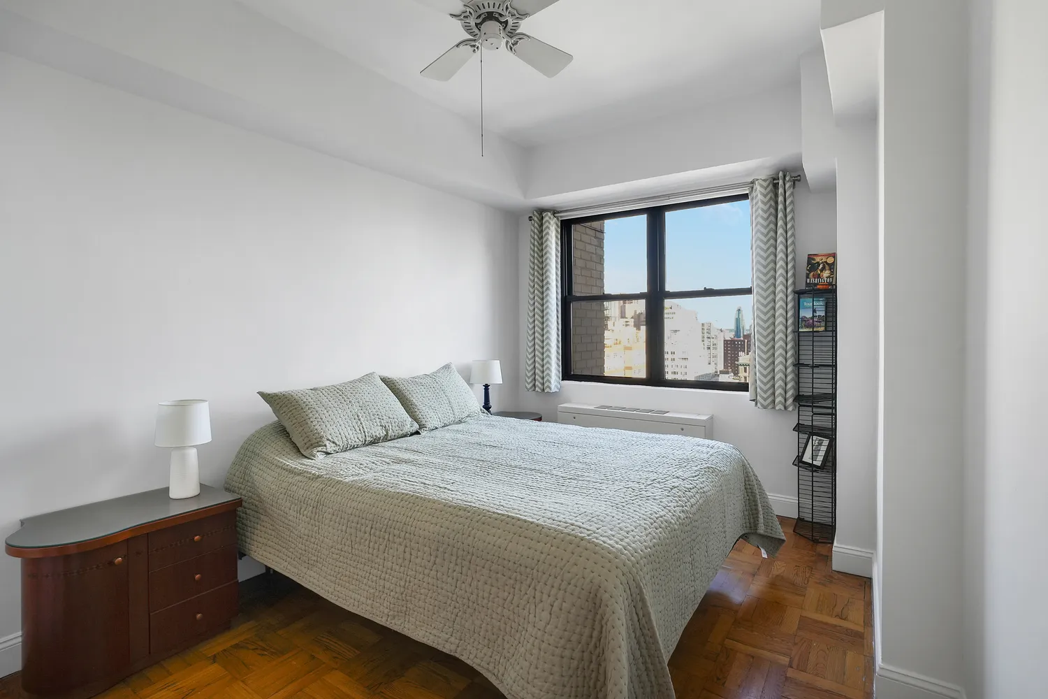 $850,000 | 201 East 21st Street, Unit 20G | Gramercy