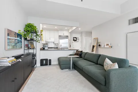 $995,000 | 1 Hanson Place, Unit 24E | Fort Greene