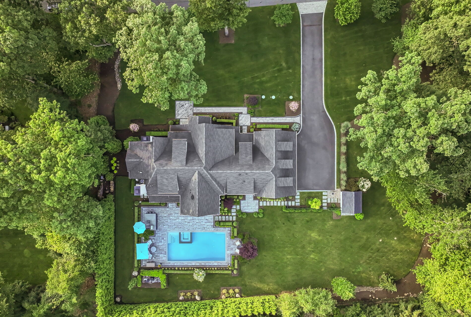 838 Seneca Road Franklin Lakes, NJ 07417 - Photo 83 of 92 an aerial view of a house with garden space and street view