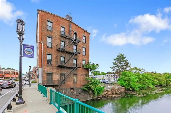 $894,000 | 28 Main Street, Unit 4, Medford, MA 02155