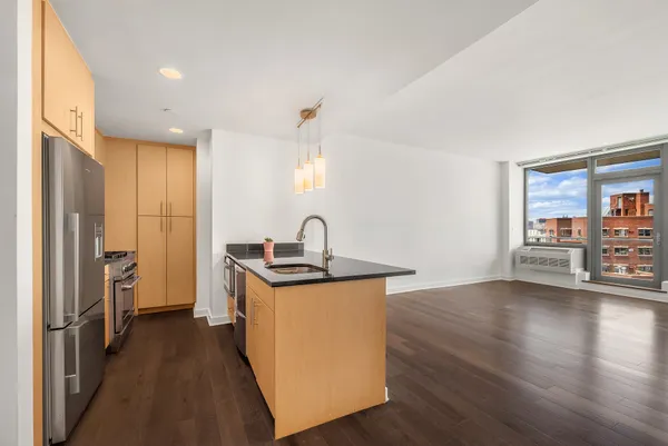 $4,595 | 48-15 11th Street, Unit 11F | Long Island City
