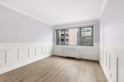 $1,195,000 | 321 East 48th Street, Unit 14B | Midtown East