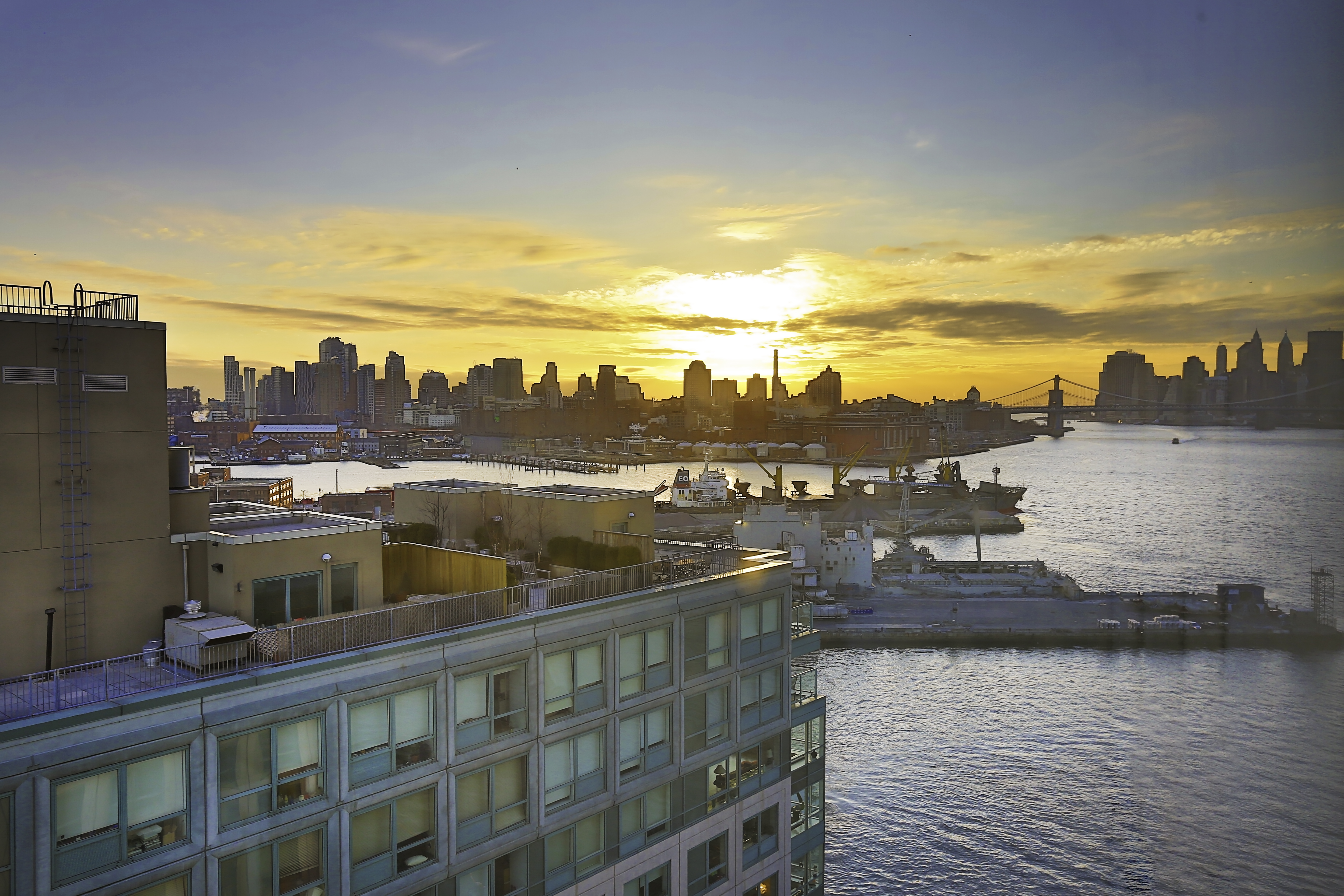 440 Kent Avenue, Unit 18E Brooklyn, NY 11249 - Photo 1 of 8 Gallery Image 1