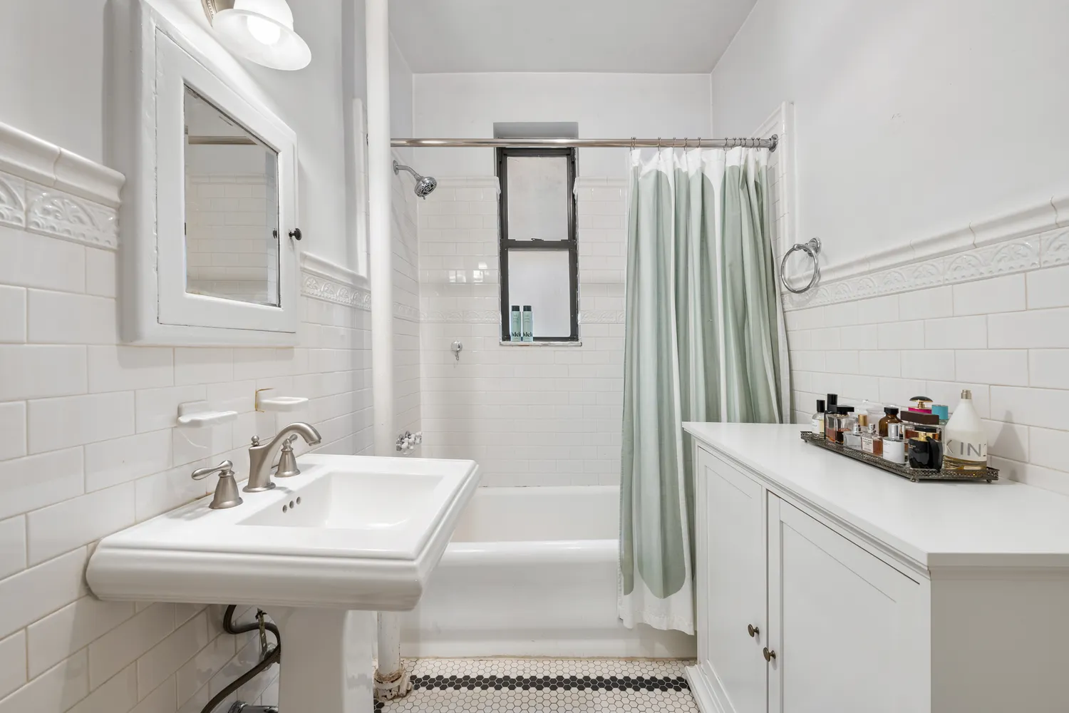 $1,500,000 | 125 West 12th Street, Unit 4D | West Village