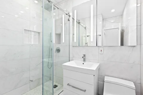 $899,000 | 315 7th Avenue, Unit 16C | Chelsea