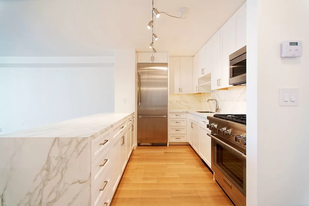 510 East 80th Street, Unit 12D Manhattan, NY 10075 - Photo 3 of 7