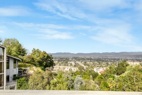 $1,399,000 | 4110 Vanetta Place, Studio City, CA 91604
