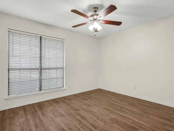$279,000 | 825 Bristol Avenue, Saginaw, TX 76179