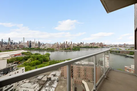 $750,000 | 11-24 31st Avenue, Unit 15B | Astoria