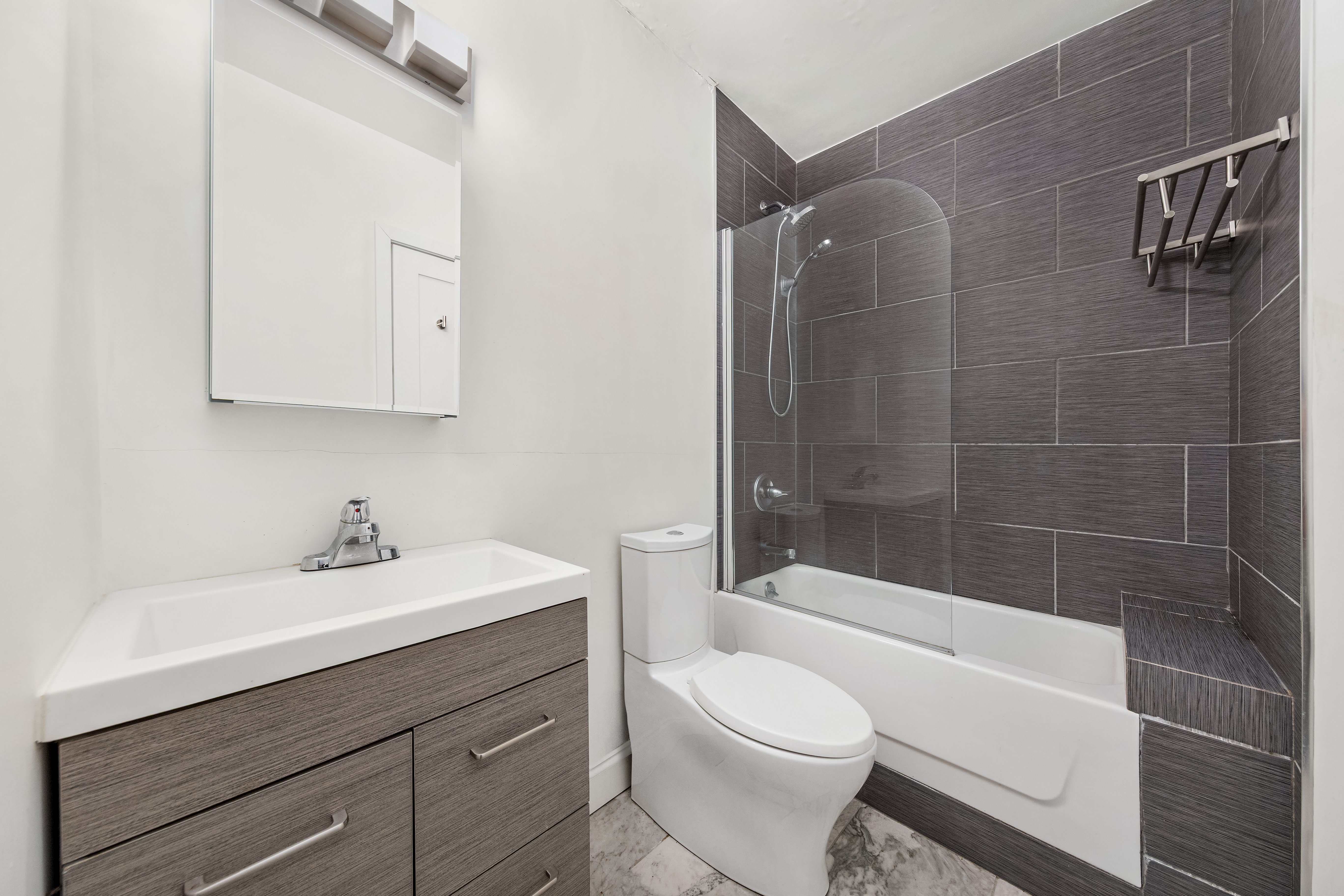 303 East 57th Street, Unit 20LA Manhattan, NY 10022 - Photo 13 of 16 Gallery Image 13