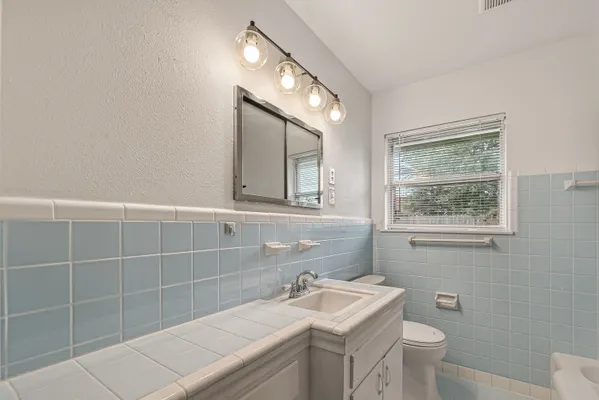 $365,000 | 1207 Stonecrest Drive, Houston, TX 77018