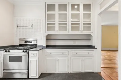 $2,100,000 | 17 East 97th Street, Unit 5A | Upper East Side