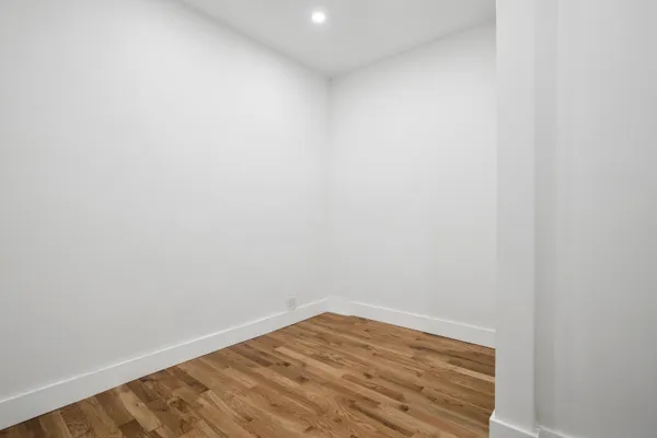 $7,995 | 142 East 35th Street, Unit 1 | Murray Hill