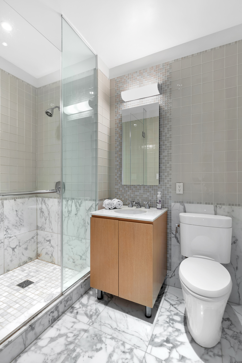 255 East 74th Street, Unit 25A Manhattan, NY 10021 - Photo 23 of 26