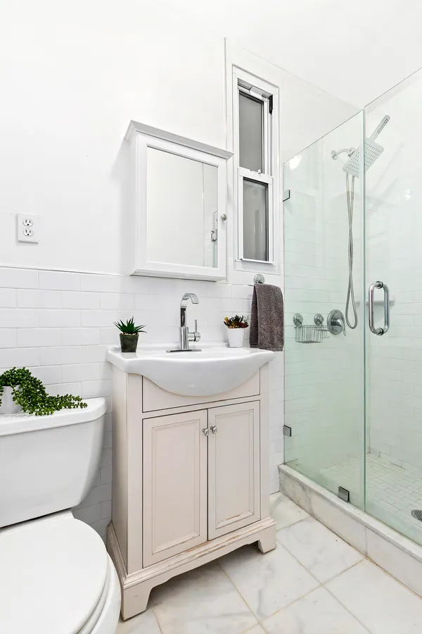 $4,000 | 1605 York Avenue, Unit 4B | Upper East Side
