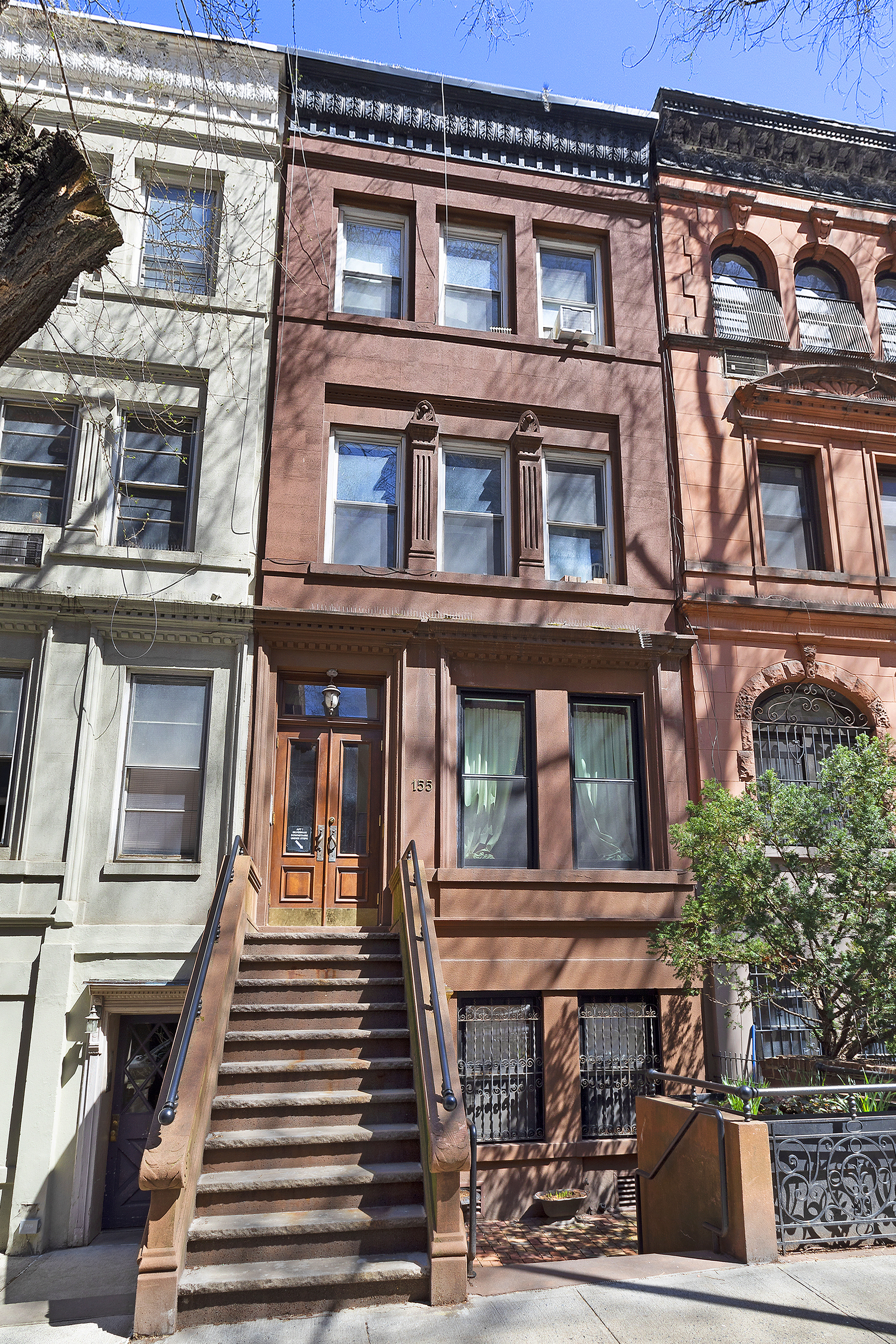 155 West 95th Street, Unit 6 Manhattan, NY 10025 - Photo 5 of 7 front view of a building