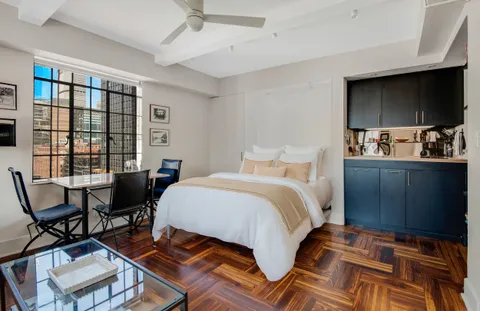 $400,000 | 320 East 42nd Street, Unit 2510 | Murray Hill