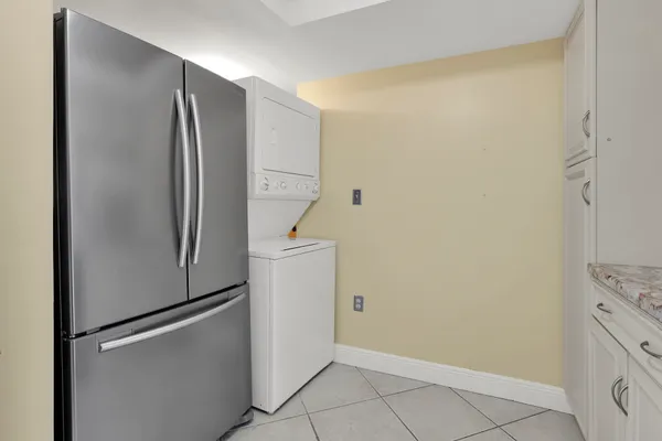 $3,000 | 1775 Washington Avenue, Unit 11D, Miami Beach, FL 33139
