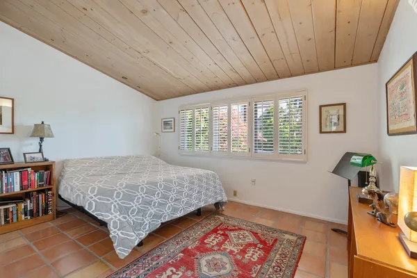 $2,399,000 | 913 Chattanooga Avenue, Pacific Palisades, CA 90272