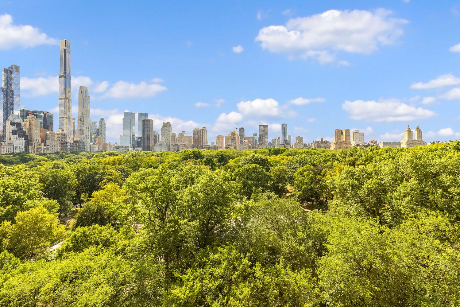 $2,800,000 | 860 5th Avenue, Unit 12K | Lenox Hill