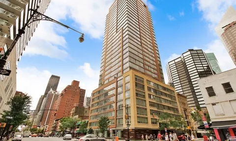 $1,985,000 | 250 East 53rd Street, Unit 1601 | Midtown East