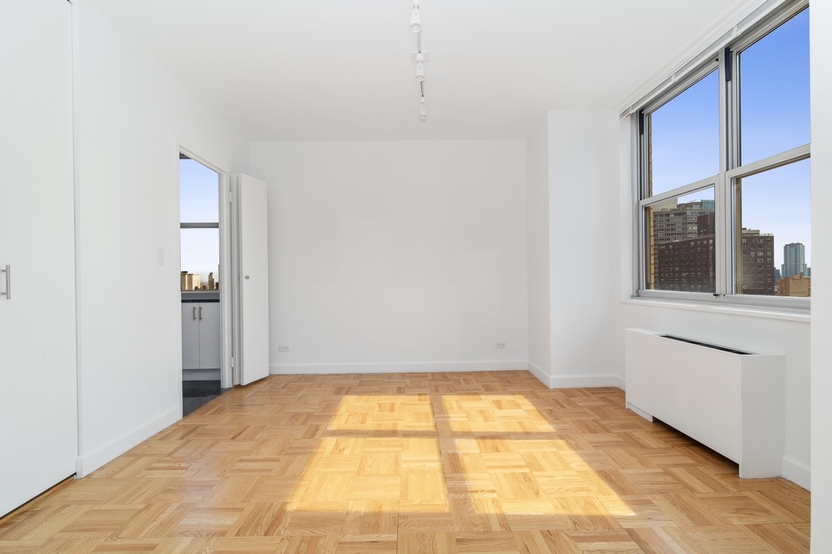 300 East 56th Street, Unit Undisclosed Manhattan, NY 10022 - Photo 4 of 13 Gallery Image 4