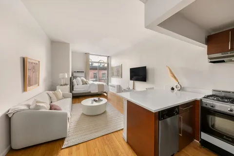 $775,000 | 184 Thompson Street, Unit 3P | Greenwich Village