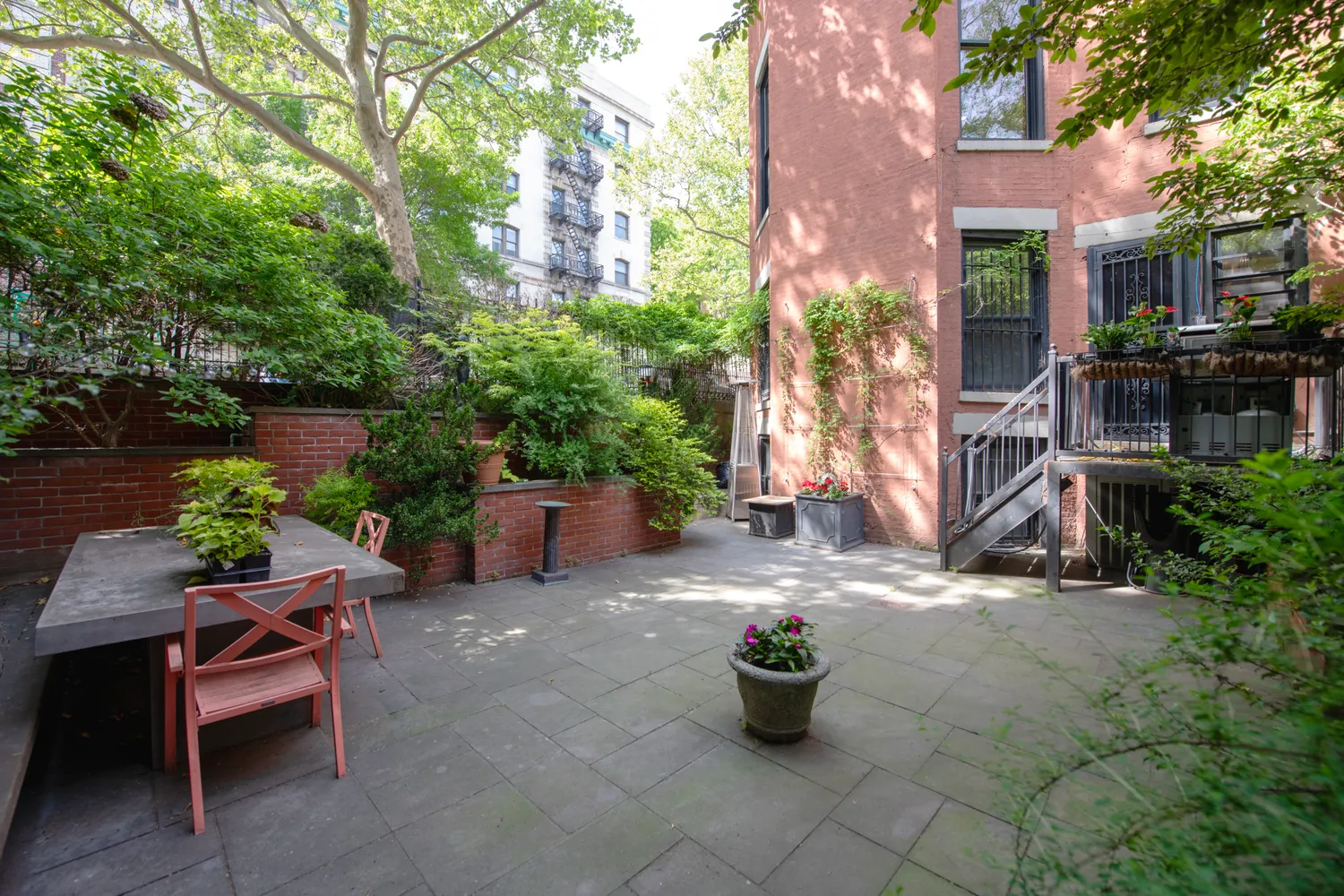 a view of a building front of house