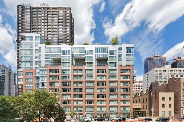 303 East 33rd Street, Unit B2 Manhattan, NY 10016 - Photo 23 of 24 a front view of a building