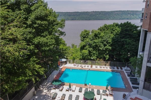 $290,000 | 2621 Palisade Avenue, Unit 3G | Spuyten Duyvil