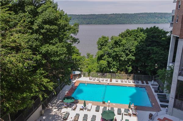 2621 Palisade Avenue, Unit 3G Bronx, NY 10463 - Photo 8 of 11 Gallery Image 8