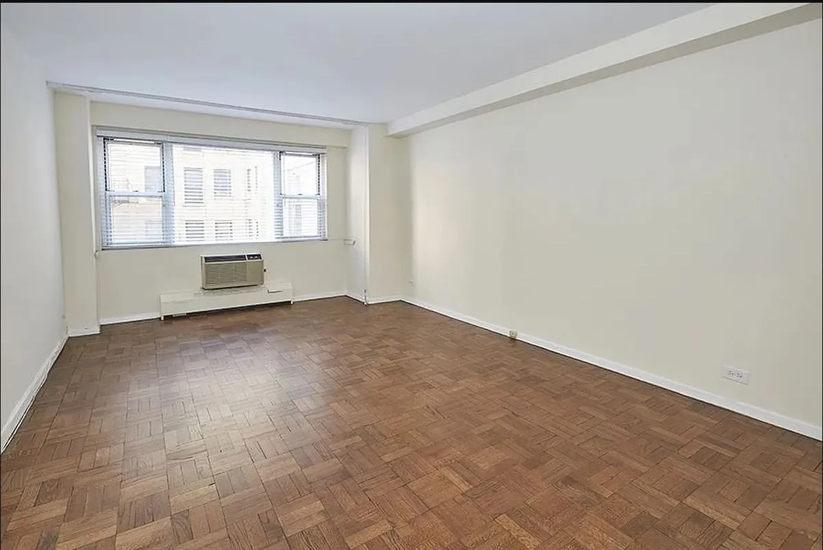 $1,050,000 | 79 West 12th Street, Unit 3H | Greenwich Village