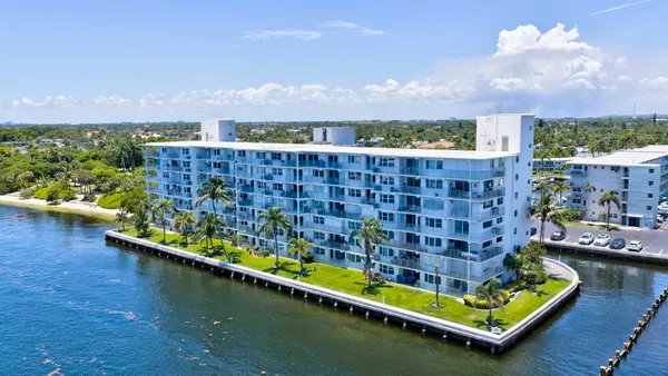 $325,000 | 1536 Southeast 15th Court, Unit 704, Deerfield Beach, FL 33441