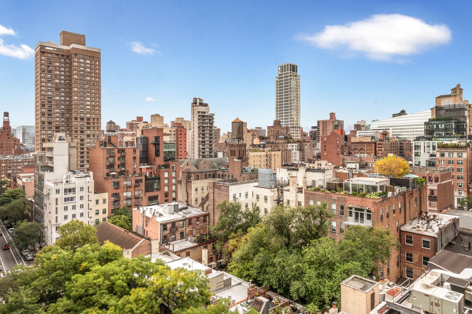 111 East 30th Street, Unit 14A Manhattan, NY 10016 - Photo 11 of 16 a view of a city with tall buildings