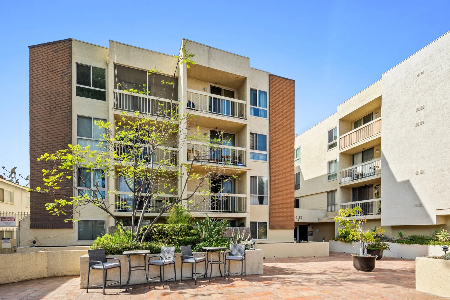$390,000 | 5143 Bakman Avenue, Unit 406, North Hollywood, CA 91601