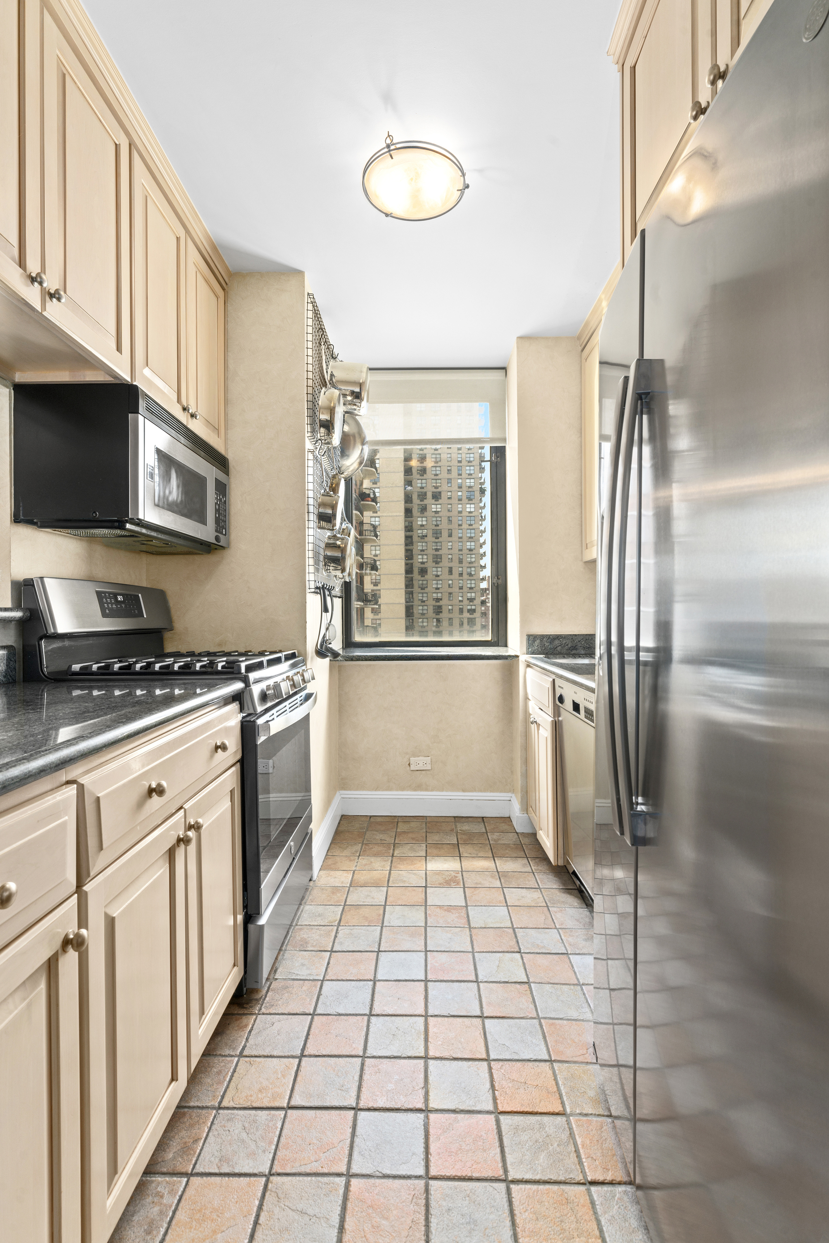 330 East 75th Street, Unit 17A Manhattan, NY 10021 - Photo 4 of 15