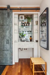 a picture of a bathroom