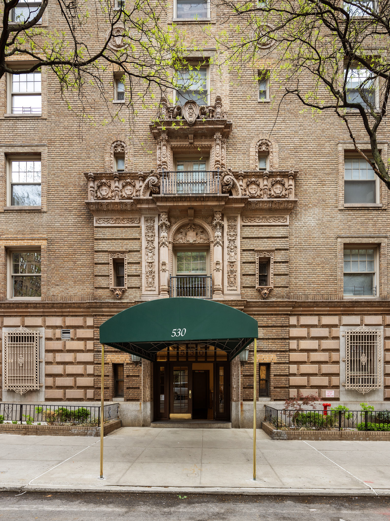 530 West End Avenue, Unit 81 Manhattan, NY 10024 - Photo 16 of 18 a front view of a building with street