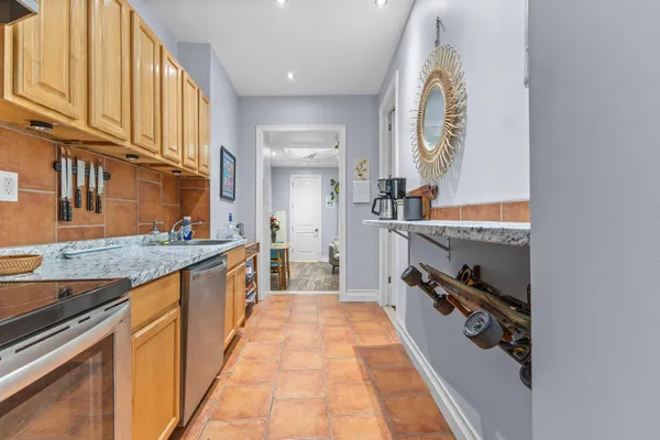 $4,000 | 488 Carroll Street, Unit 1 | Gowanus