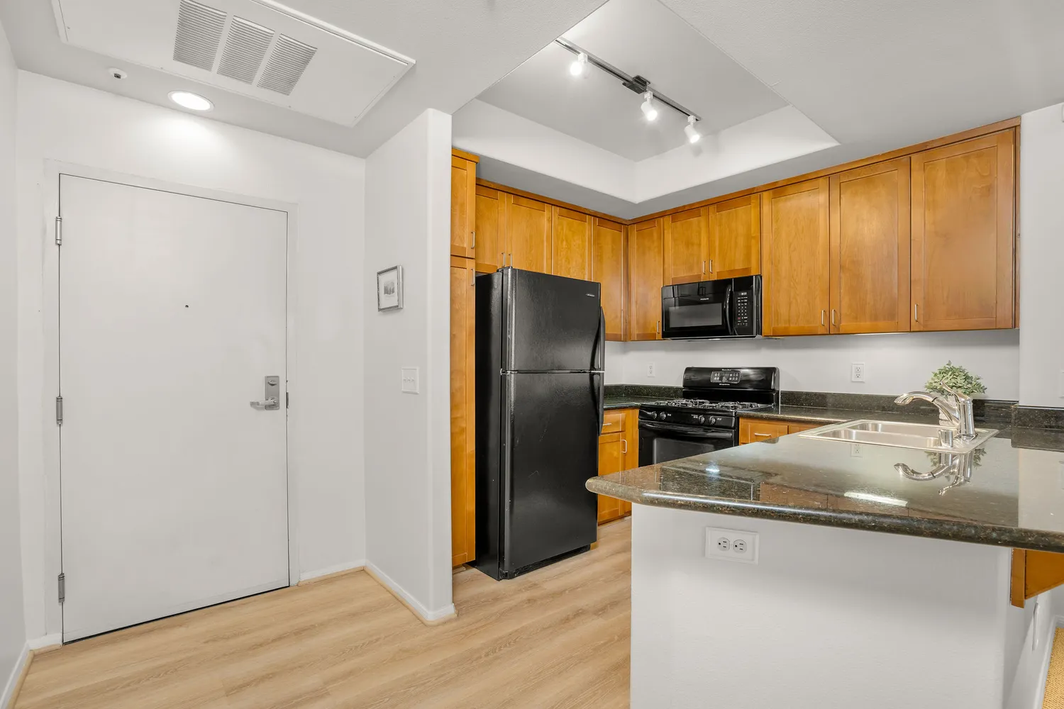 $649,000 | 4060 Glencoe Avenue, Unit 228, Marina del Rey, CA 90292