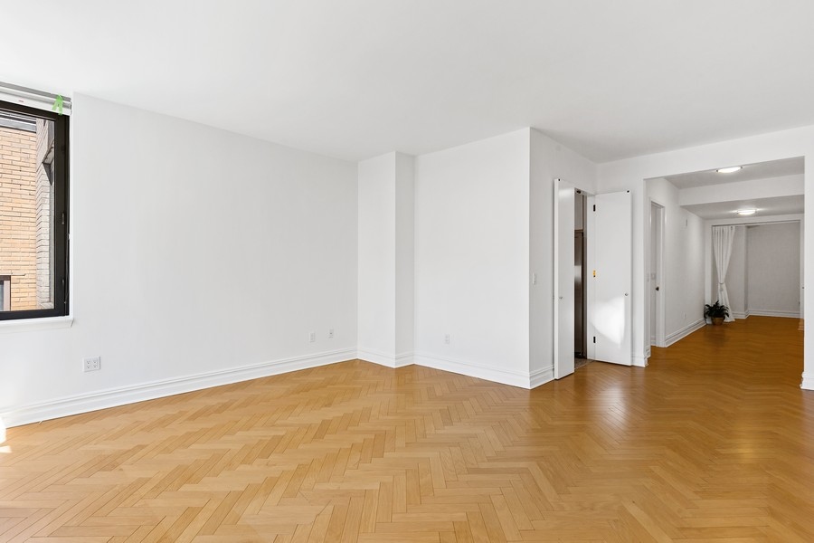 2 Columbus Avenue, Unit 3A Manhattan, NY 10019 - Photo 8 of 11