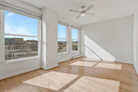 $1,350,000 | 675 E Street Northwest, Unit 900, Washington, DC 20004