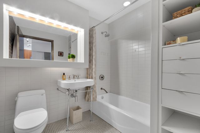 $1,350,000 | 50 Bridge Street, Unit 412 | DUMBO