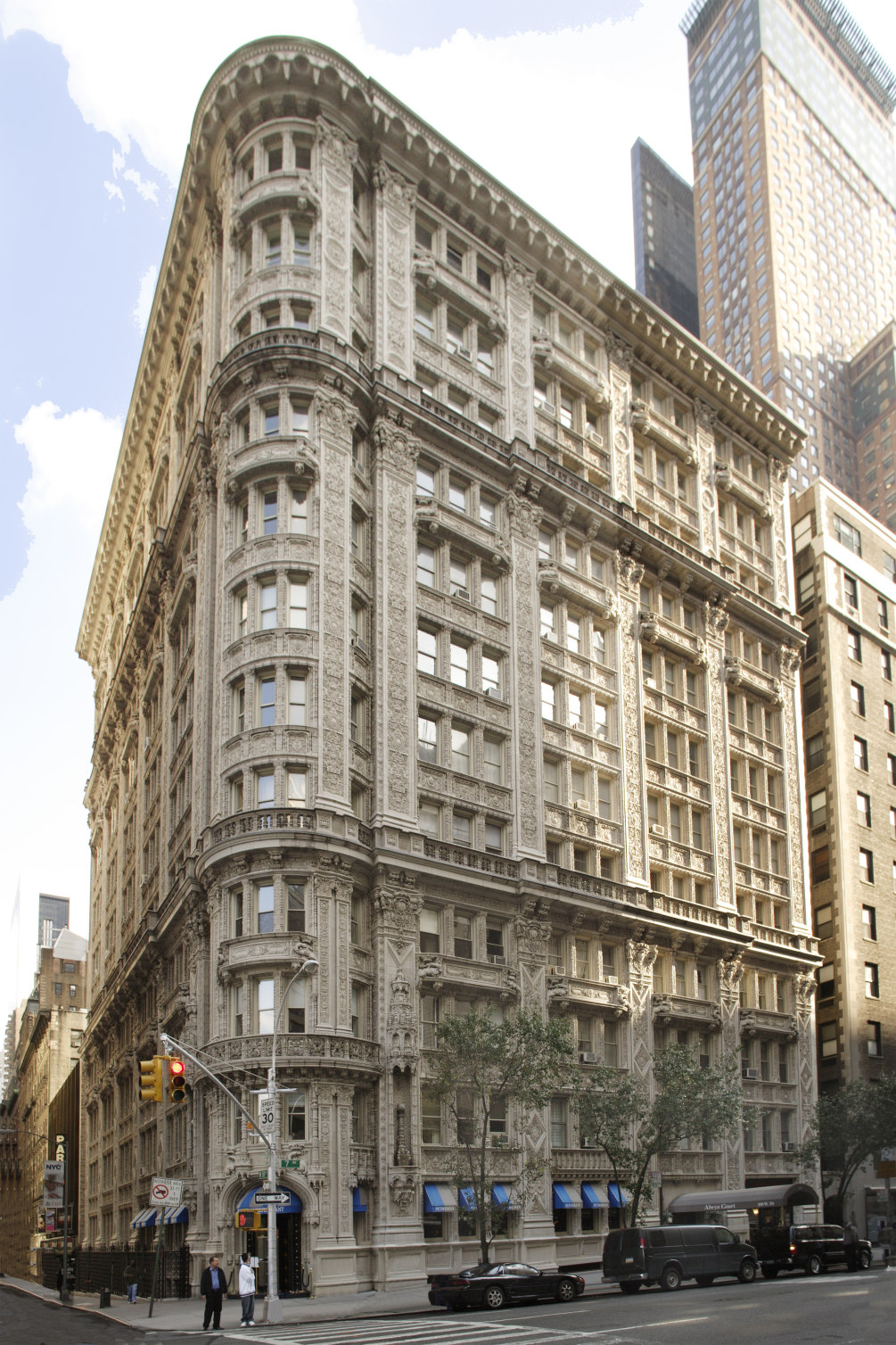 180 West 58th Street, Unit 5A Manhattan, NY 10019 - Photo 12 of 17 front view of a building