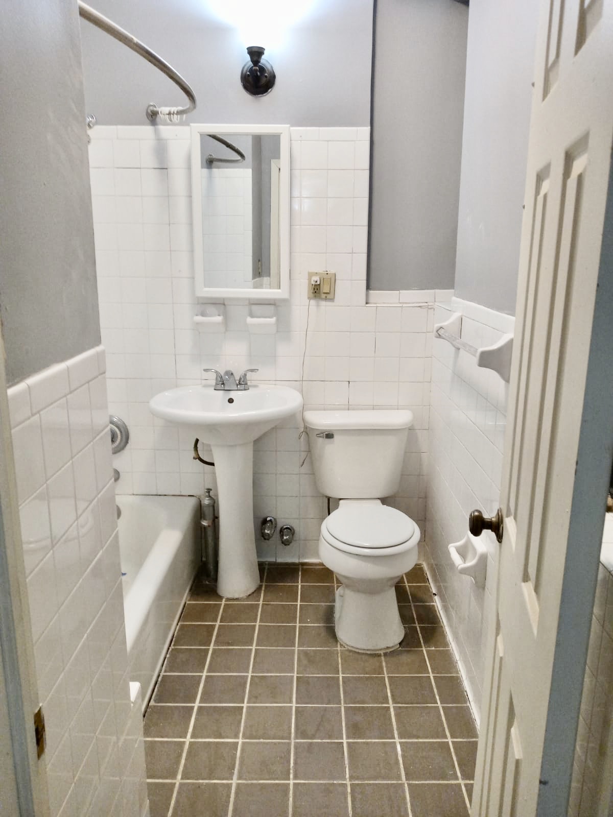 1672 Park Avenue Manhattan, NY 10035 - Photo 18 of 35 a bathroom with a sink toilet and shower