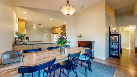 $695,000 | 1678 Creekview Court, Petaluma, CA 94954