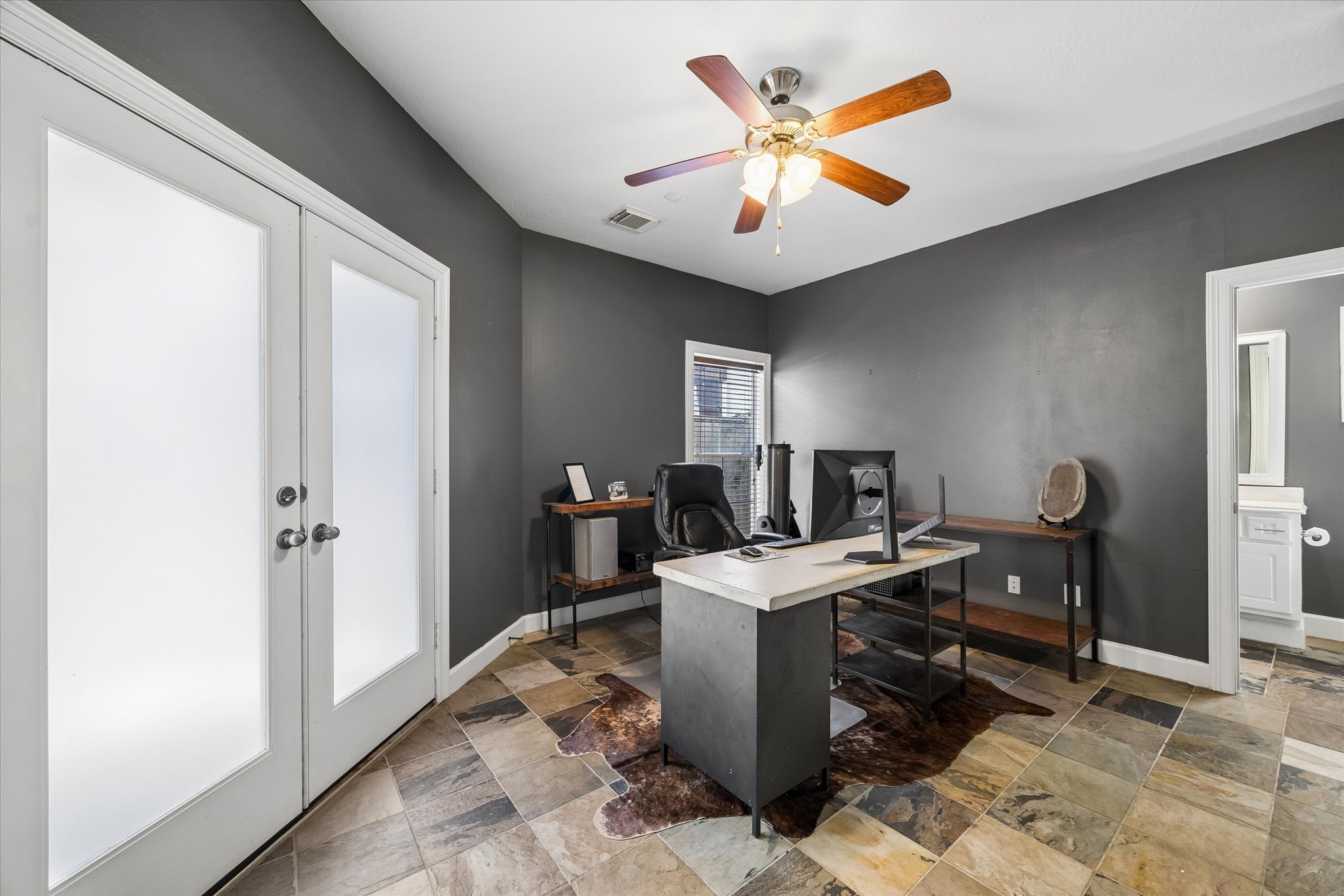5111 Inker Street, Unit C Houston, TX 77007 - Photo 3 of 19 Gallery Image 3