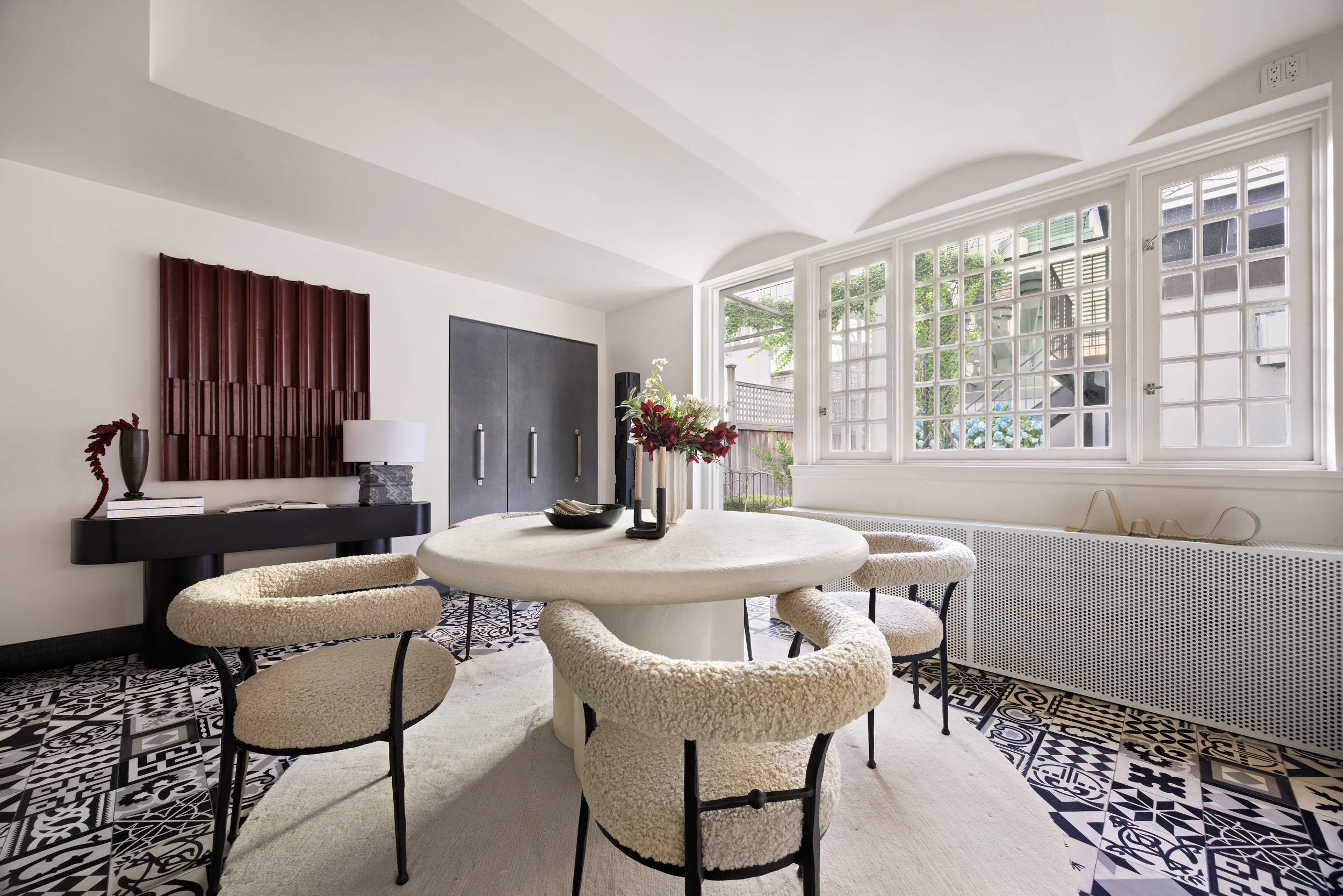 15 East 70th Street, Unit PHB Manhattan, NY 10021 - Photo 9 of 35 a dining room with furniture and window